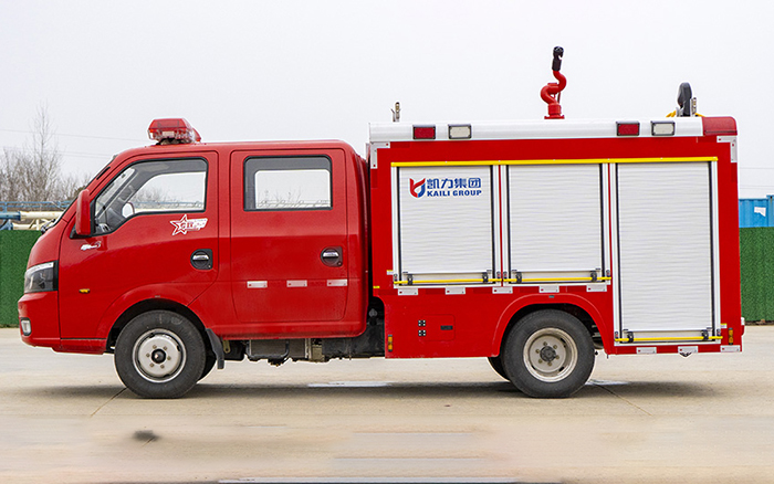 东风途逸双排水罐消防车