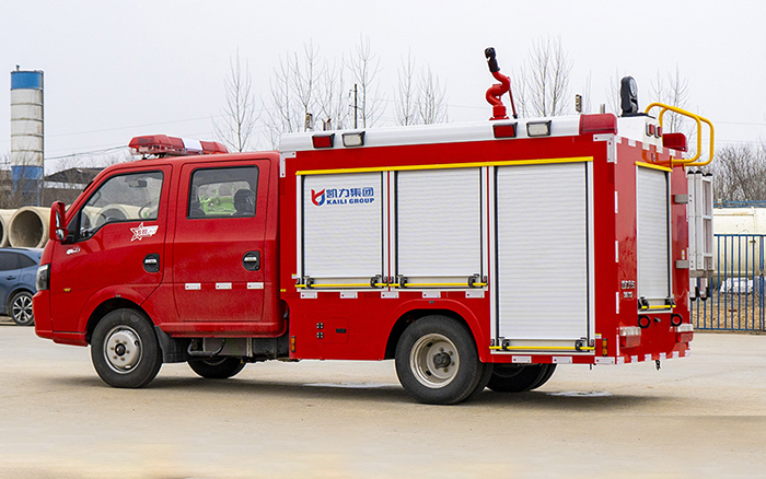 东风途逸双排水罐消防车