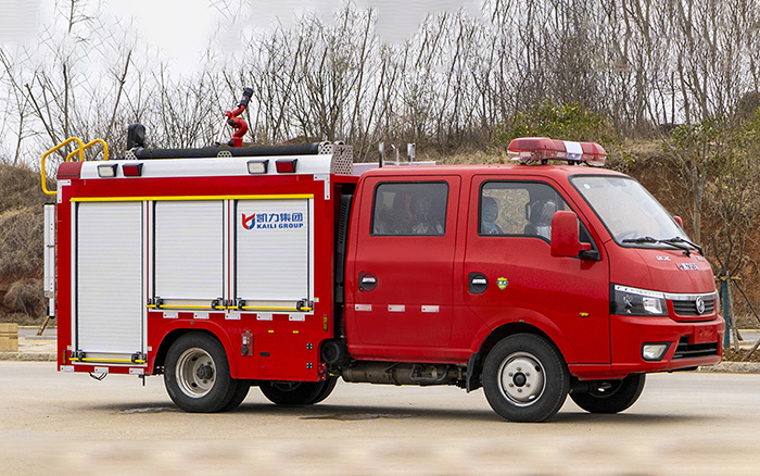 东风途逸双排水罐消防车