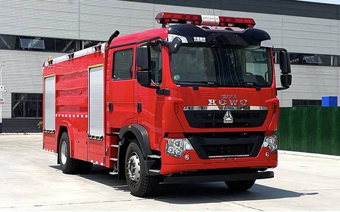 豪沃单桥外露水罐消防车