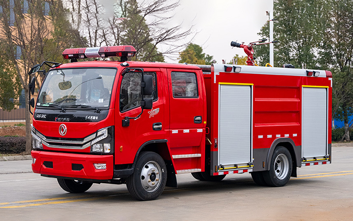东风大多利卡泡沫消防车
