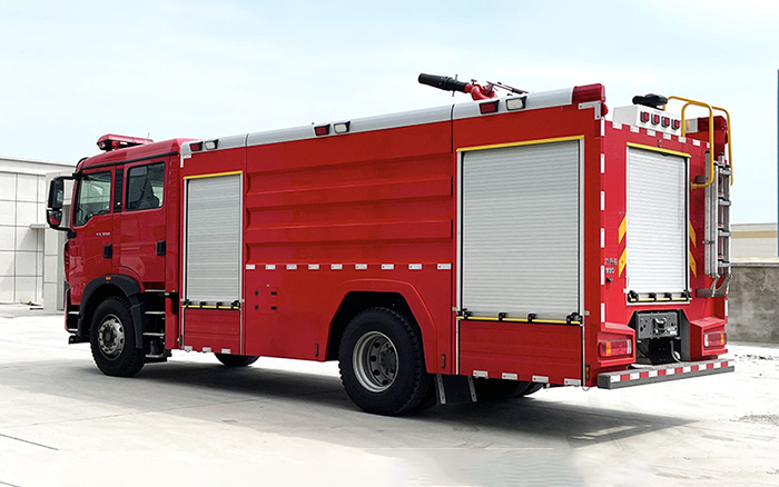 豪沃单桥泡沫消防车