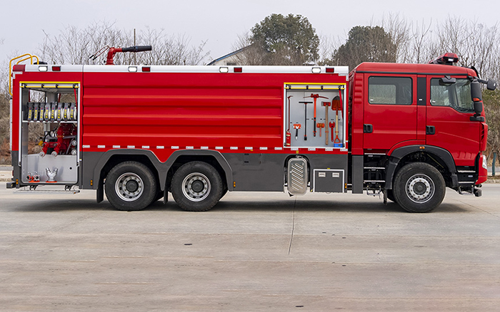 豪沃后双桥泡沫消防车