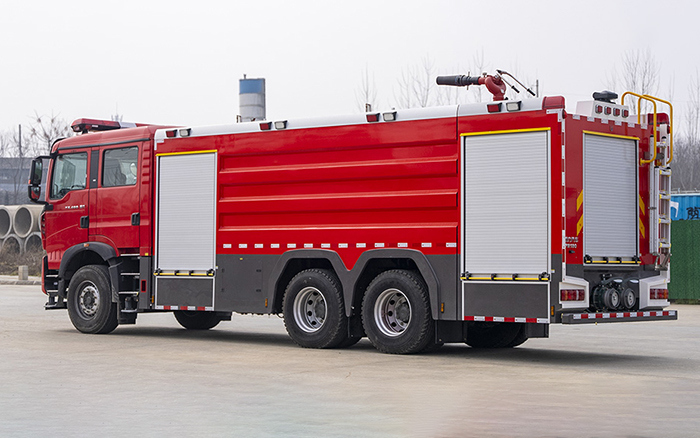 豪沃后双桥泡沫消防车