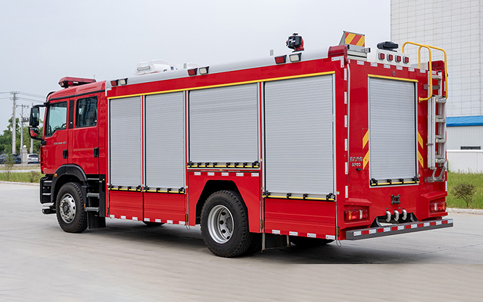 汕德卡单桥城市主战消防车