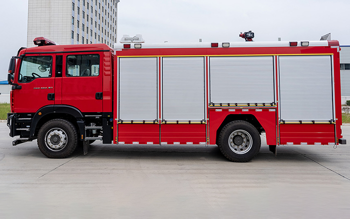 汕德卡单桥城市主战消防车