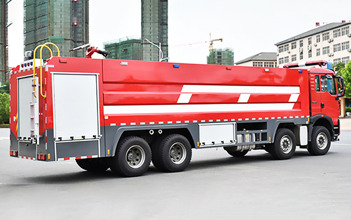 豪沃前四后八泡沫消防车