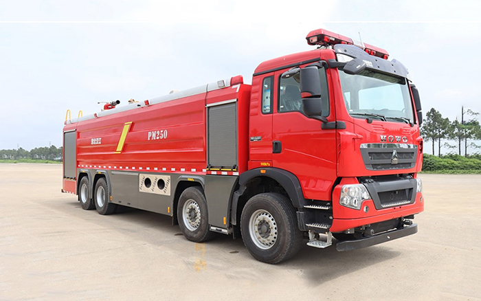 豪沃前四后八泡沫消防车