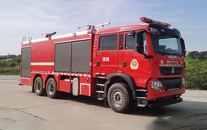 豪沃后双桥干粉泡沫联用消防车