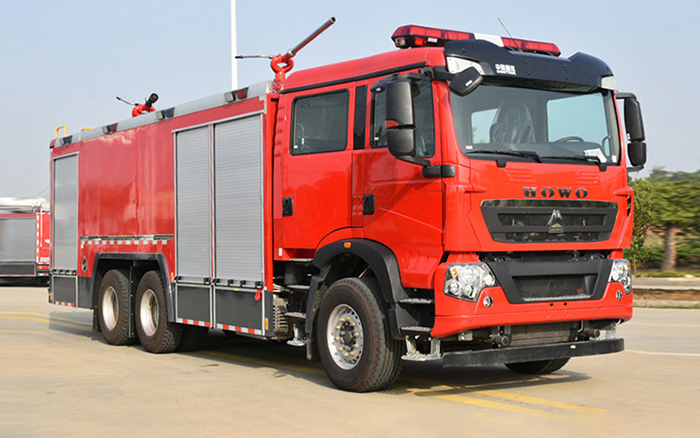 豪沃后双桥干粉泡沫联用消防车