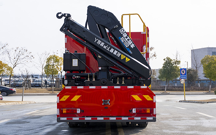 豪沃单桥抢险救援消防车