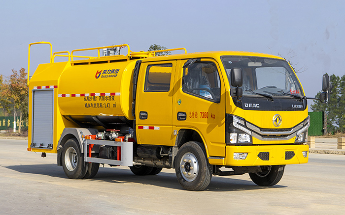 东风小多利卡双排消防洒水车