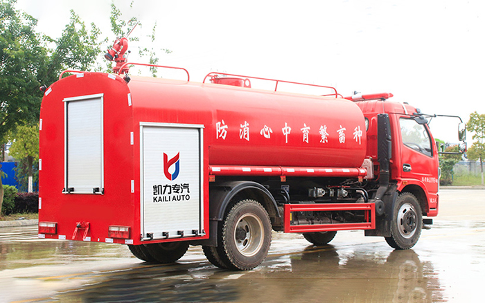 东风大多利卡消防洒水车