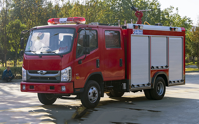 福田领航消防洒水车