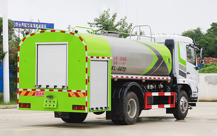 东风华神消防洒水车