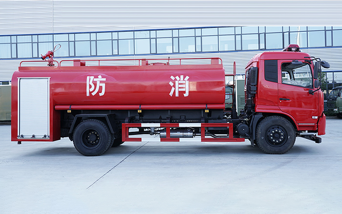 东风天锦消防洒水车