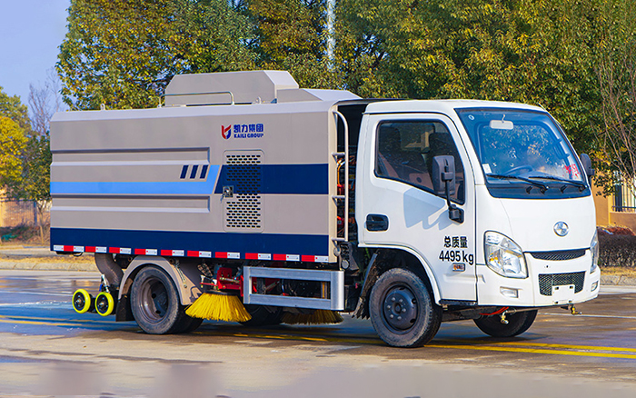 跃进ES80纯电洗扫车