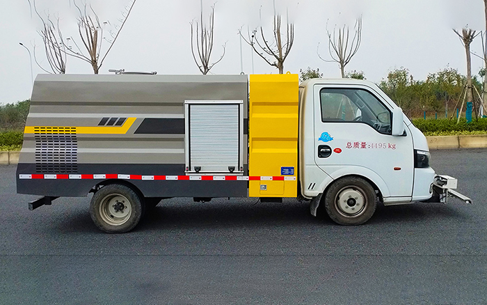 东风途逸纯电路面清洗车