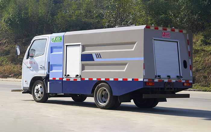 福田领航S1纯电路面清洗车