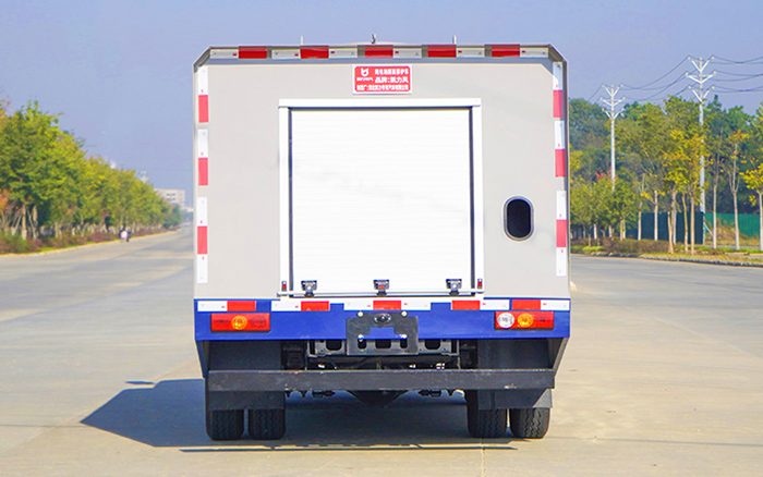 福田领航S1纯电路面清洗车