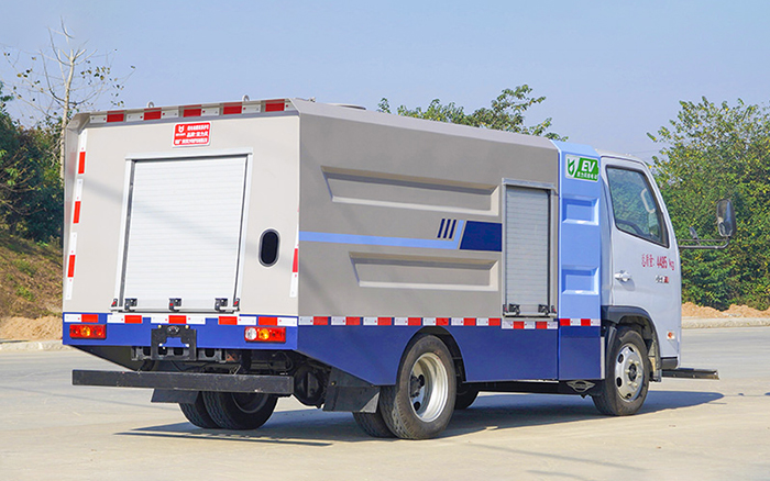 福田领航S1纯电路面清洗车