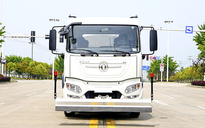 东风天锦纯电路面清洗车