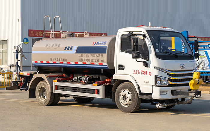 上汽跃进纯电绿化喷洒车