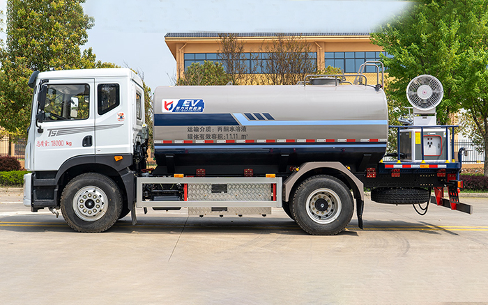 华神T5纯电绿化喷洒车