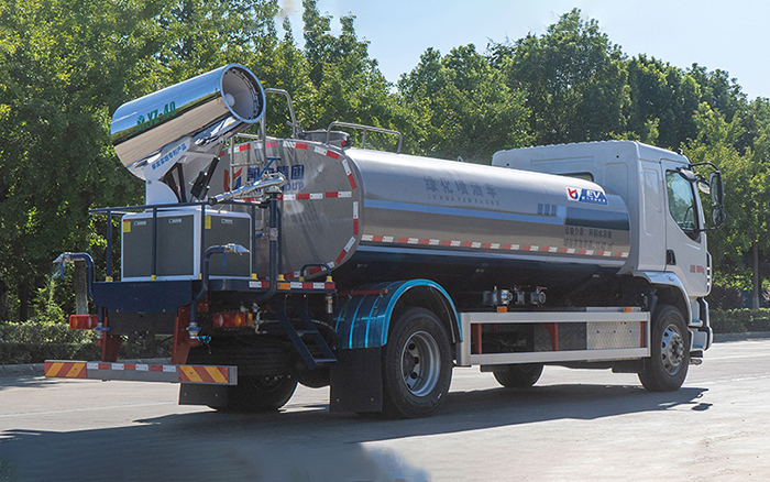 东风柳汽M3纯电绿化喷洒车