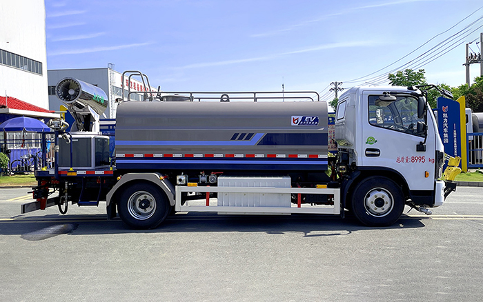 东风凯普特纯电多功能抑尘车