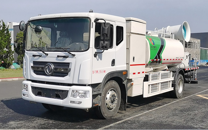 东风D9纯电多功能抑尘车