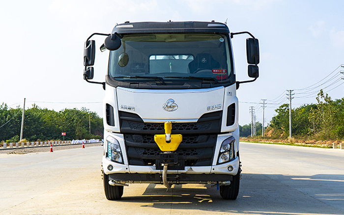 东风柳汽M3纯电多功能抑尘车