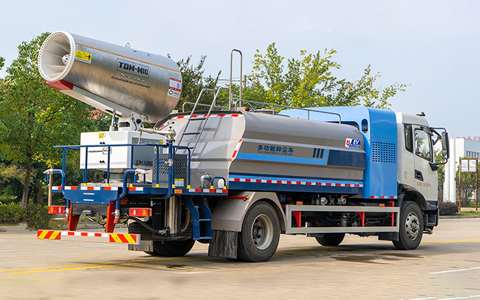 东风天锦纯电多功能抑尘车