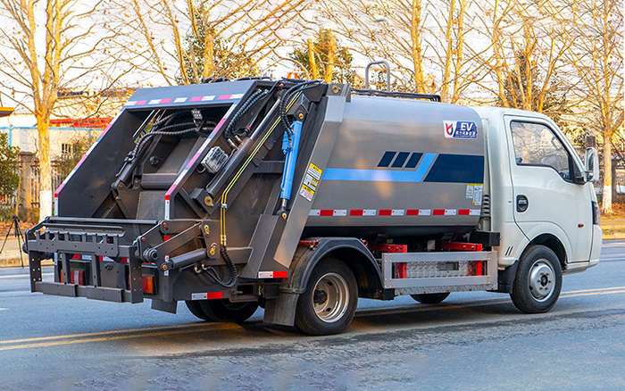 东风华神纯电压缩式垃圾车
