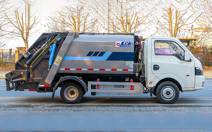 东风华神纯电压缩式垃圾车