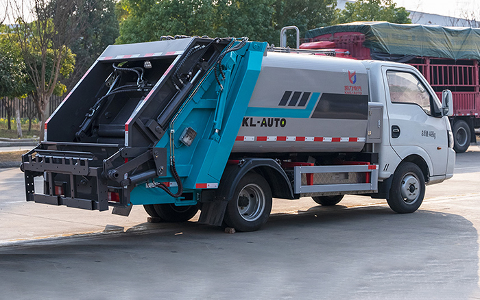 东风途逸纯电压缩式垃圾车