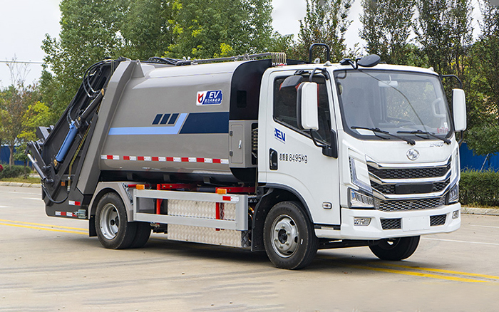 上汽跃进纯电压缩式垃圾车