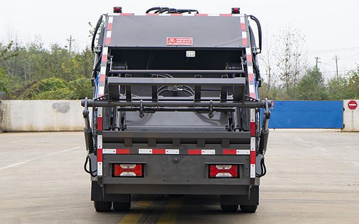 上汽跃进纯电压缩式垃圾车