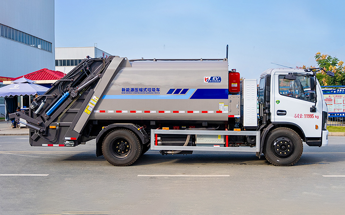 东风福瑞卡混动压缩式垃圾车