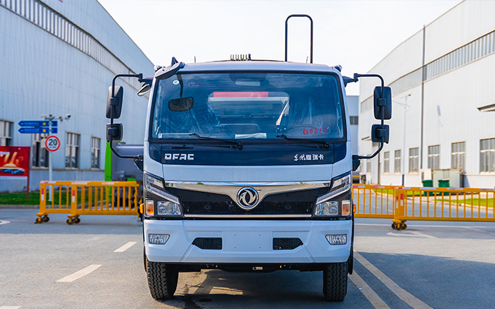 东风福瑞卡混动压缩式垃圾车