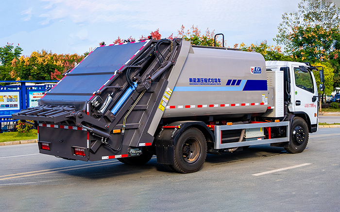 东风福瑞卡混动压缩式垃圾车