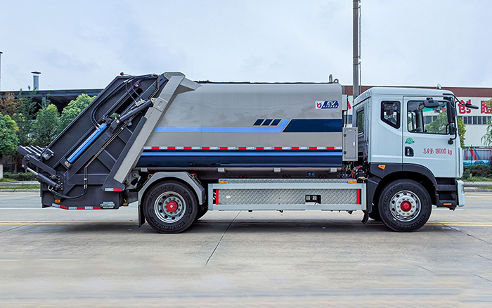 东风D9纯电压缩式垃圾车