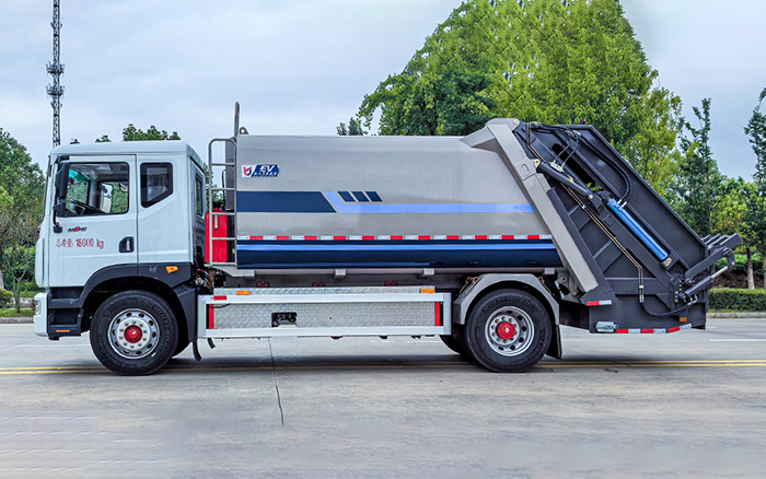东风D9纯电压缩式垃圾车