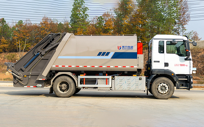 重汽纯电压缩式垃圾车