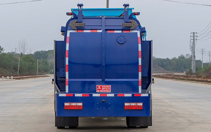 东风福瑞卡混动餐厨垃圾车