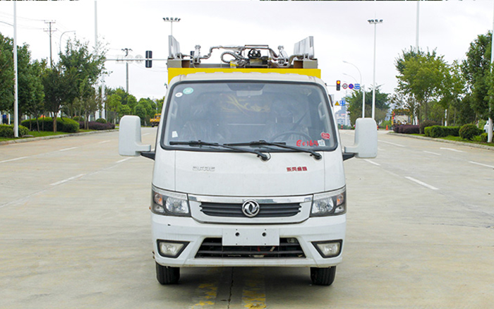 东风途逸纯电自装卸式垃圾车