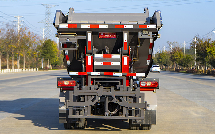 上汽跃进纯电自装卸式垃圾车