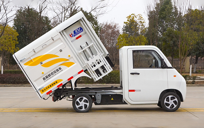 活越神童纯电自装卸式垃圾车