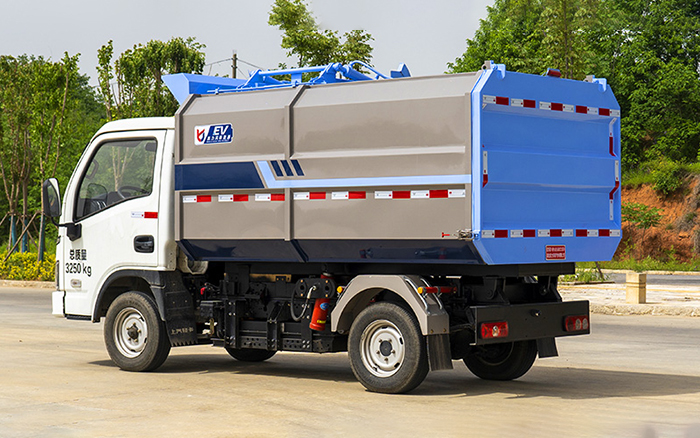 上汽跃进纯电自装卸式垃圾车