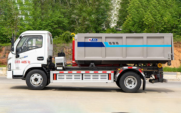 上汽跃进纯电车厢可卸式垃圾车